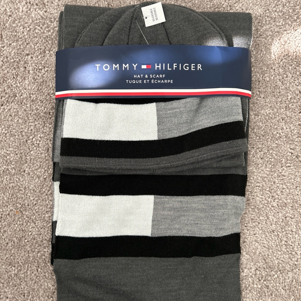 Tommy Hilfiger Black and Gray Reversible Hat & Scarf Set